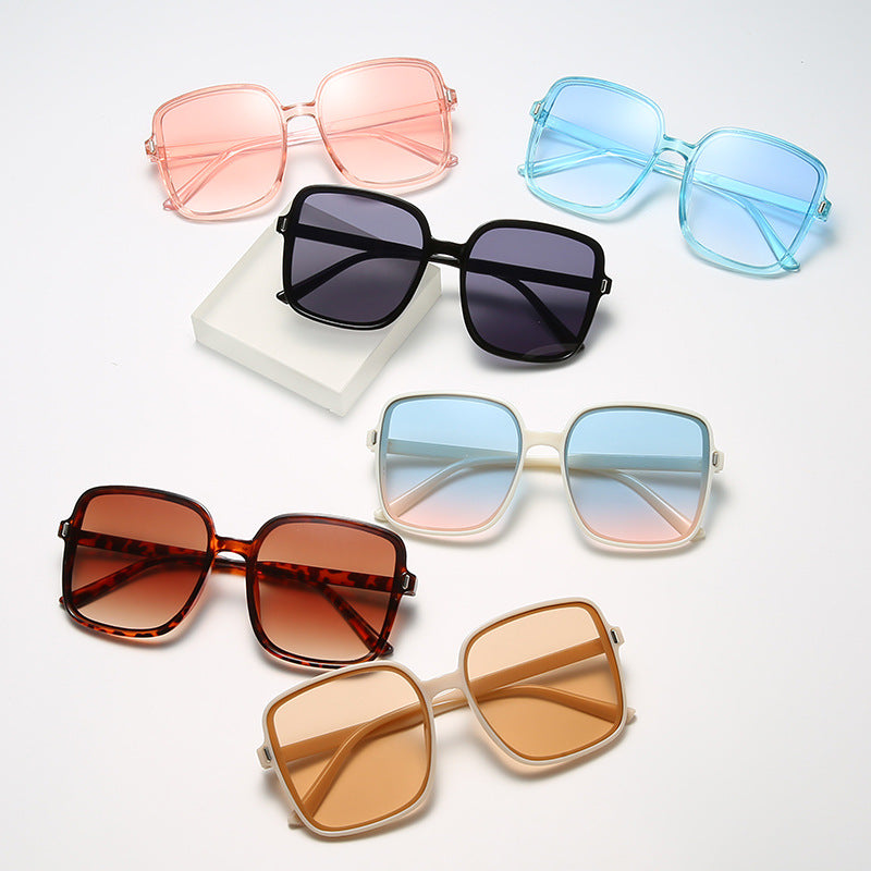 Damen Oversized Sonnenbrille mit UV-Schutz und elegantem Design Karnz