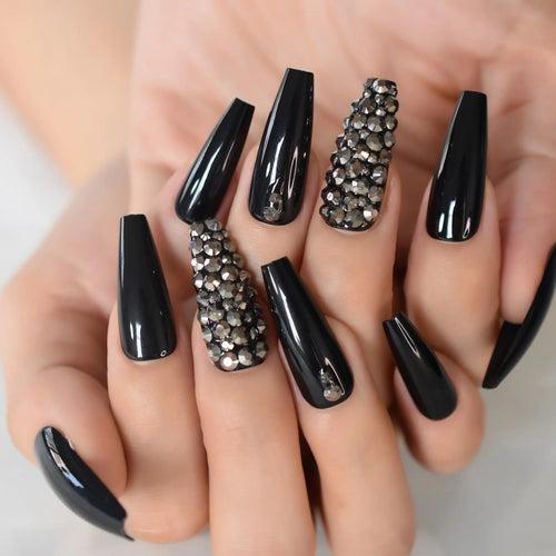 Glamouröse Stiletto Press-on-Nagelset mit Strassakzenten