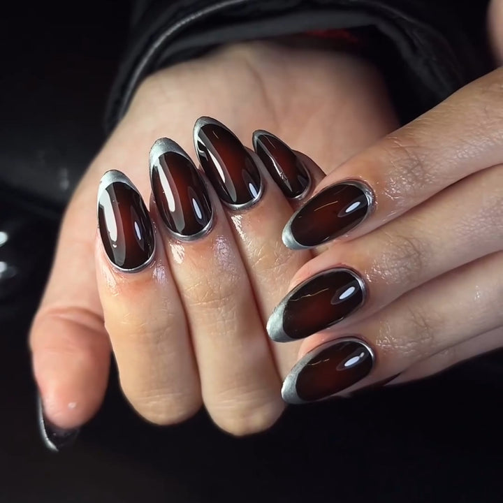 Stylische Stiletto-Nägel mit elegantem Glanz Karnz