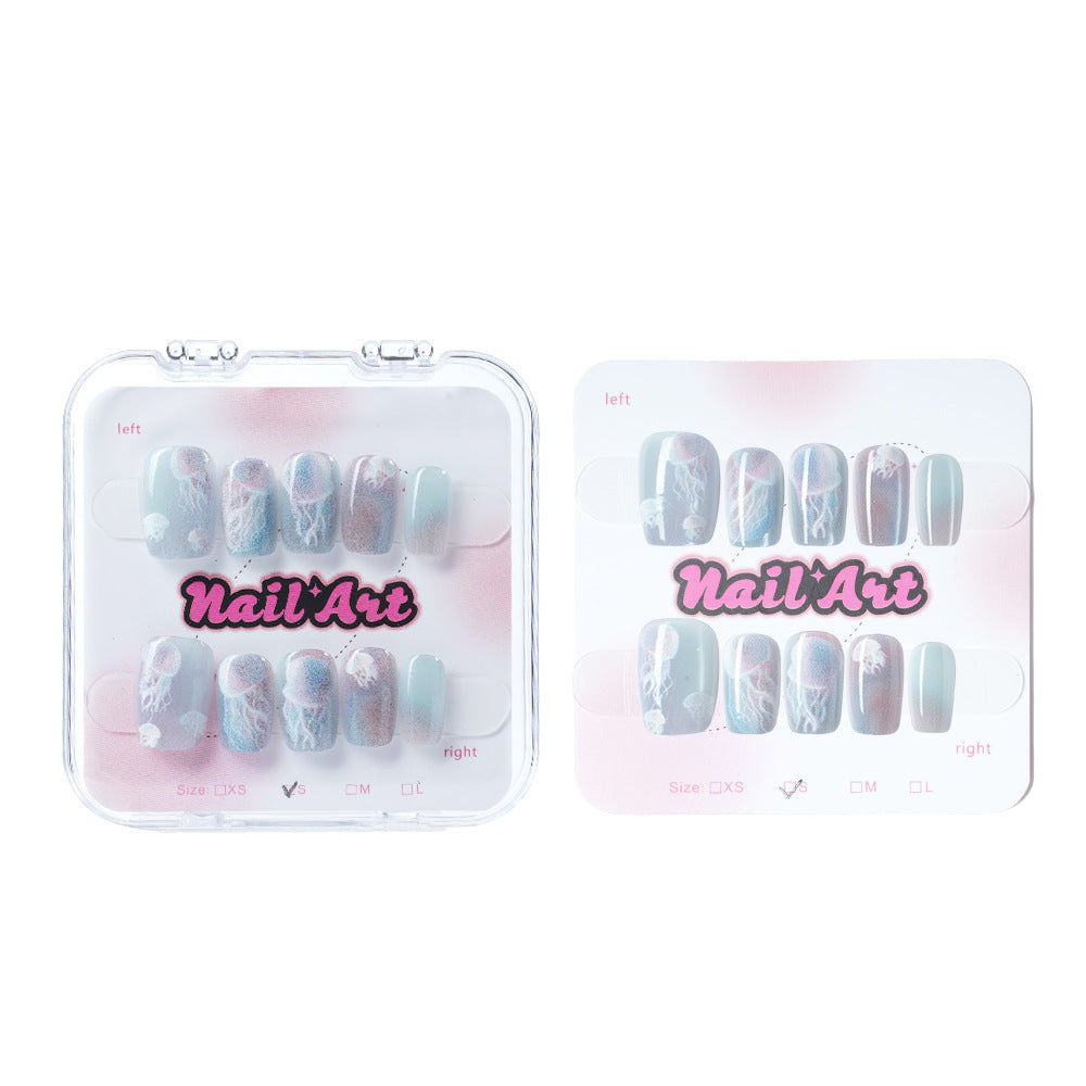 Stylische Press-On Nagelkunst Karnz