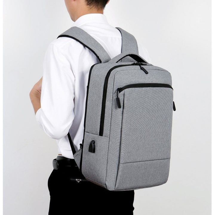 Vielseitiger USB-Lade-Rucksack Karnz