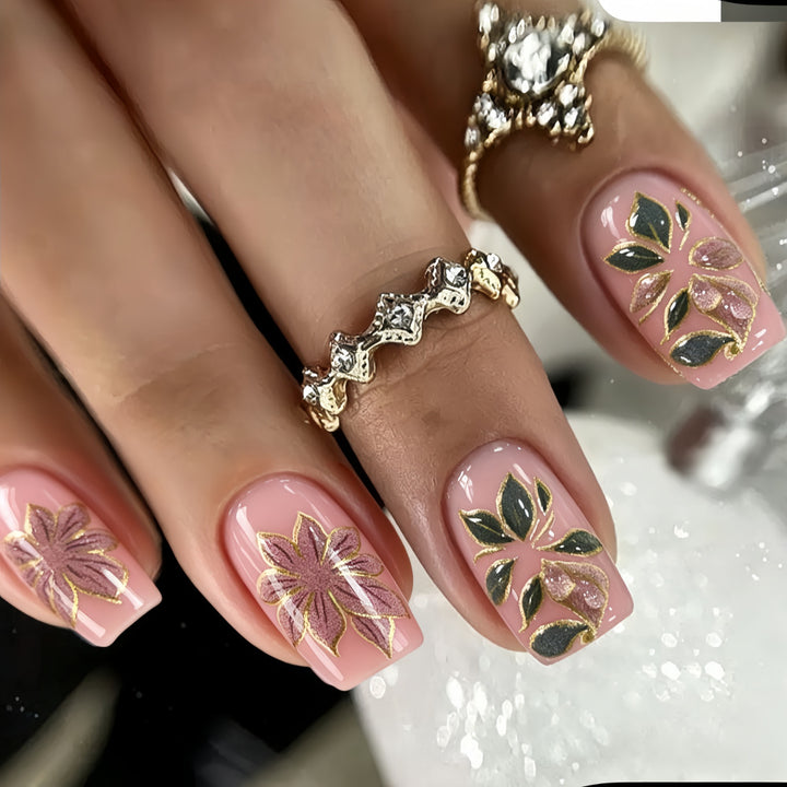 Kunstnägel mit Elegantem Blumen-Design Karnz