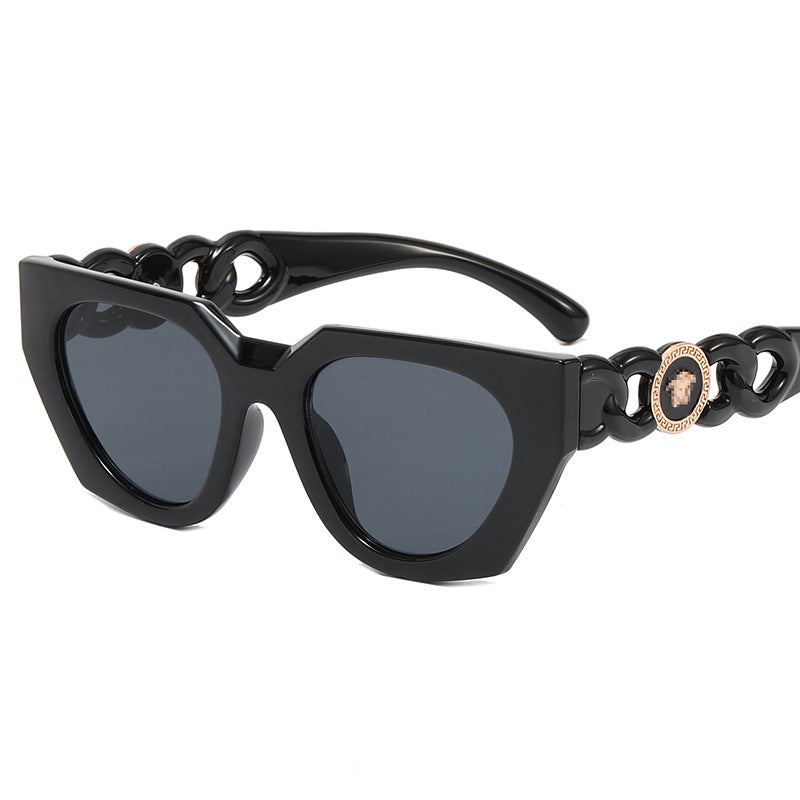 Damen modische Sonnenbrille mit extravagantem Design und luxuriösen Details Karnz