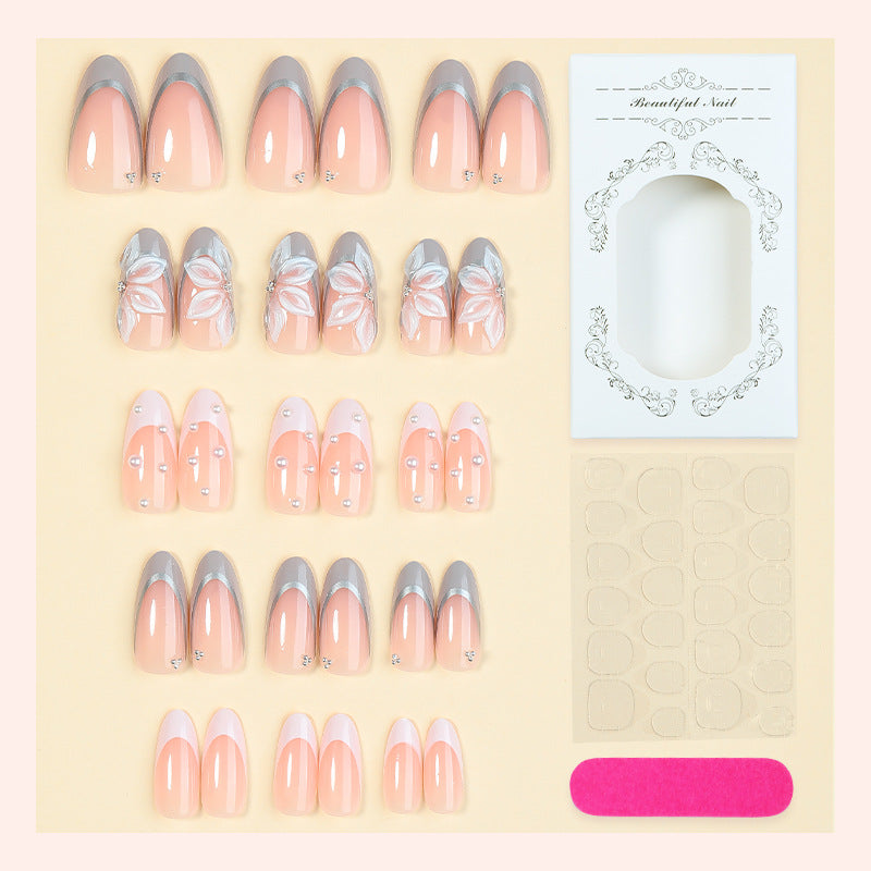 Luxuriöses dekoratives Presse-on-Nagelset Karnz
