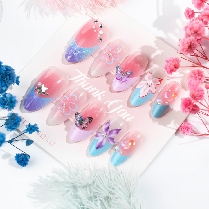 Künstliche Nageltips mit zarten Blumenmotiven Karnz