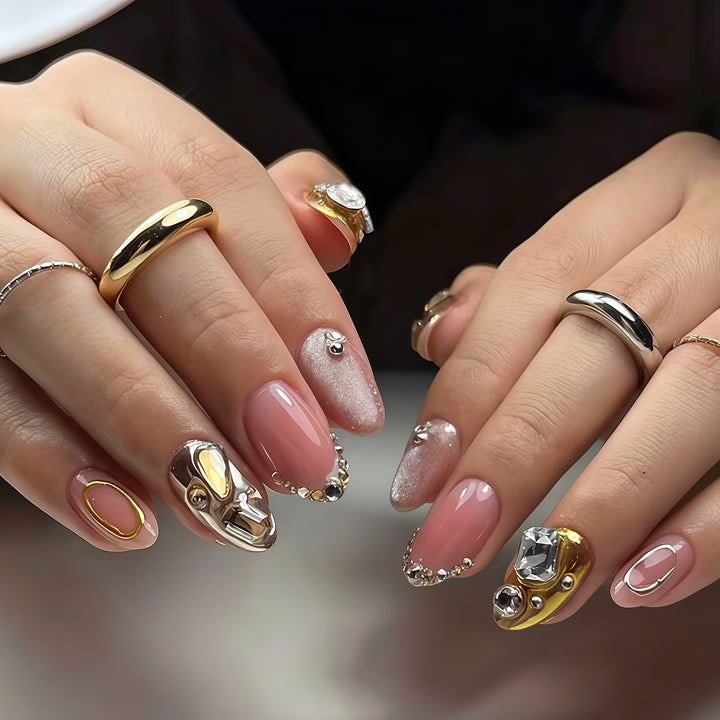 Elegante mit Strass verzierten Nagelkunstverlängerungen Karnz