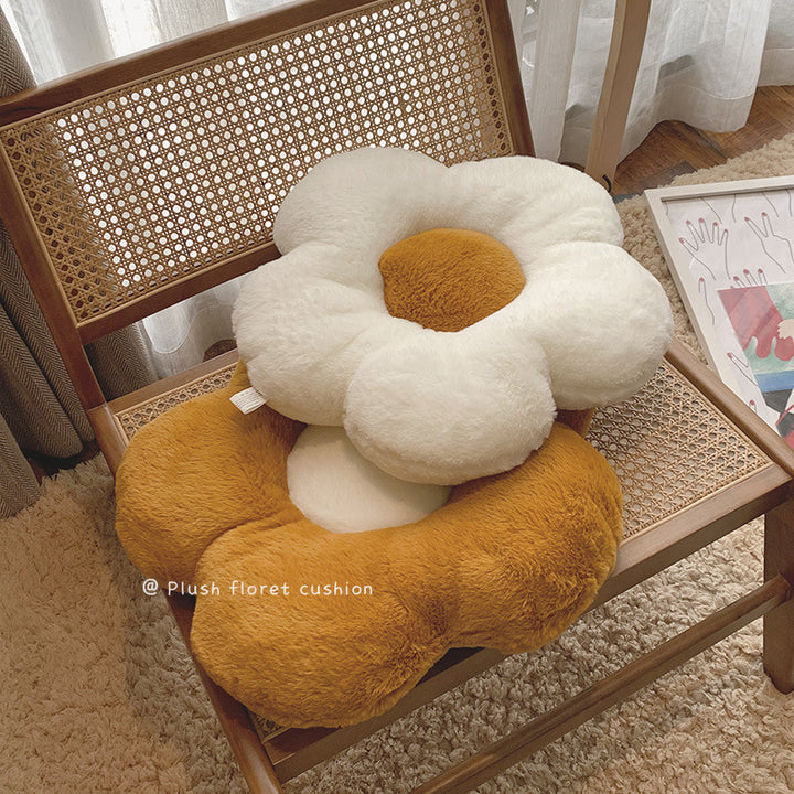 Blütenförmiges Plüsch-Sitz- und Dekokissen aus weichem Teddyfleece Karnz