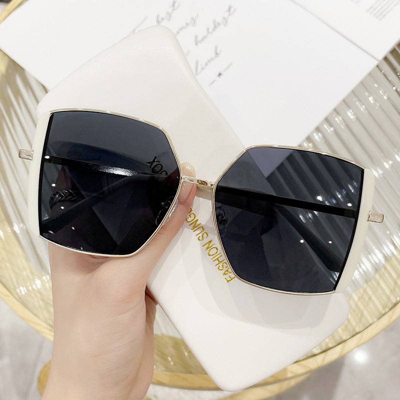 Damen Geometrische Sonnenbrille mit luxuriösem Metallrahmen Karnz