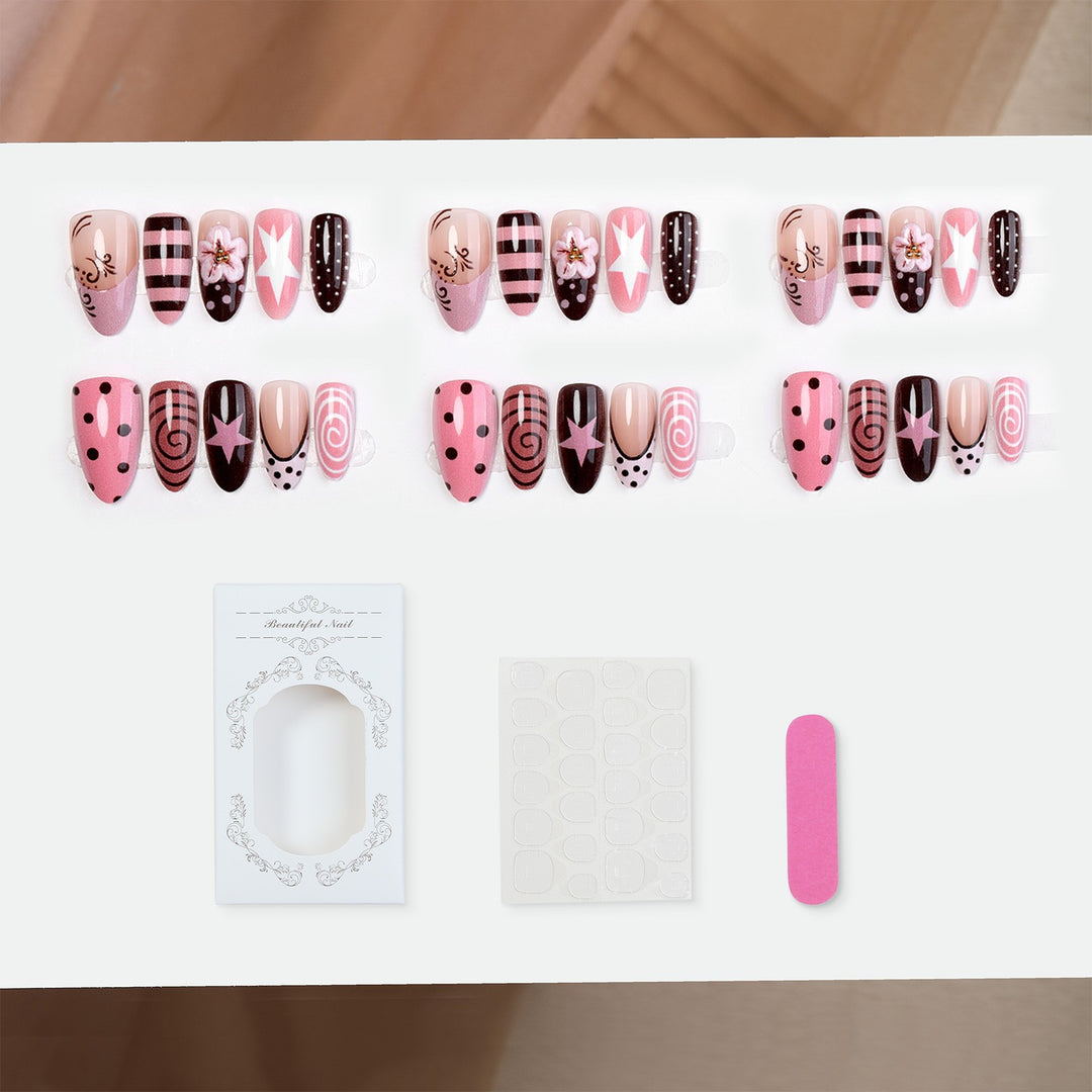 Kunstnagelset mit kreativen Mustern und einzigartigen Designs Karnz