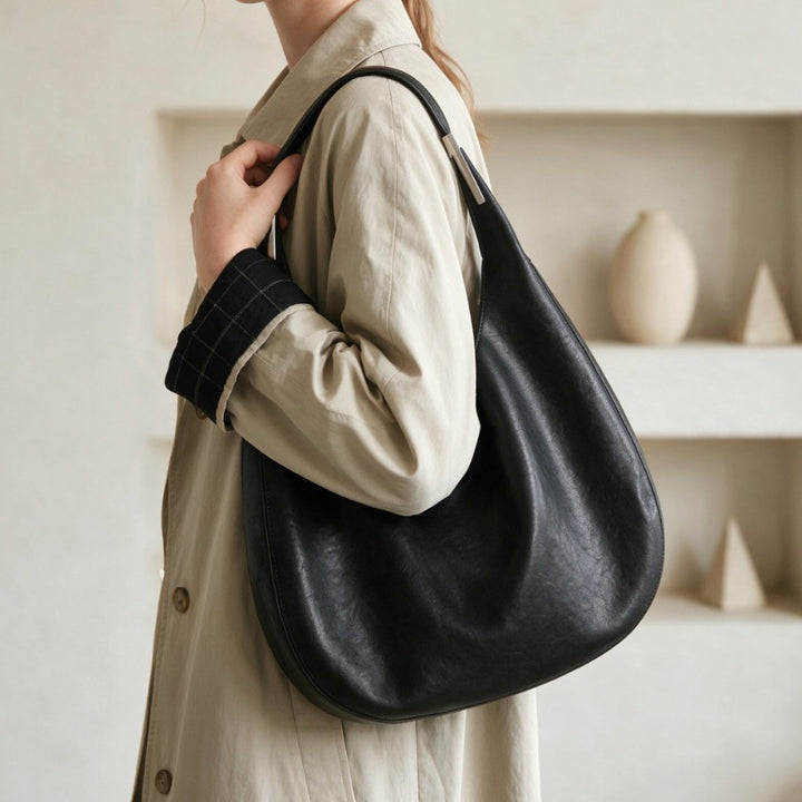 Weiche genarbte schlaffe Hobo-Schultertasche mit Metallbesatz-Griff