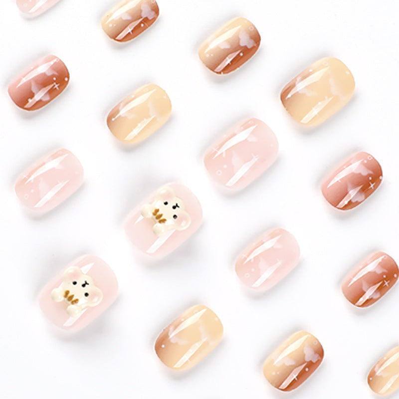 Künstliche Nagelkunst mit Wolken-Design Karnz