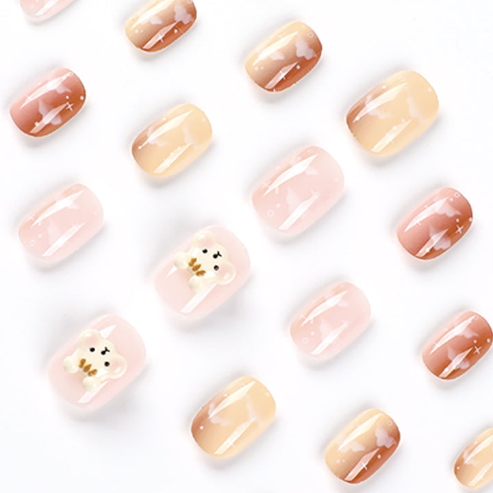 Künstliche Nagelkunst mit Wolken-Design Karnz