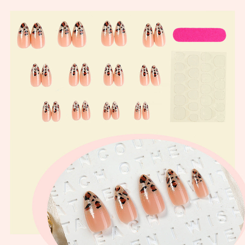 Künstlerische Stiletto Press-On Nagelkollektion Karnz