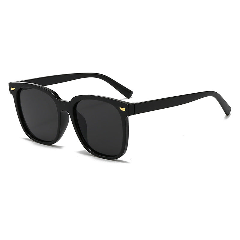 Klassische quadratische Sonnenbrille