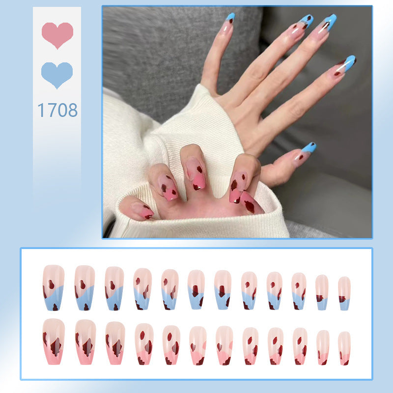 Kunstnagelset mit elegantem French-Tipp und Glitzerakzenten Karnz
