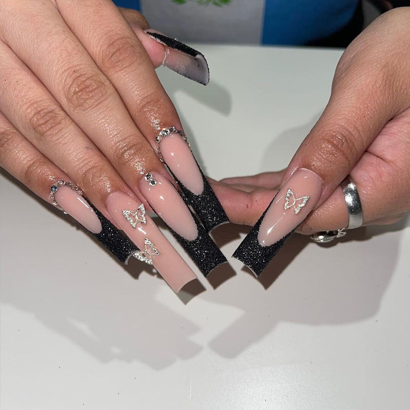 Dekorative Lange Stiletto Press-On Nägel mit Strass-Akzenten Karnz