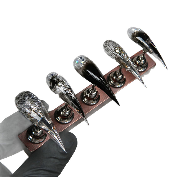 Dekorativer Stiletto Press-On Nagelset