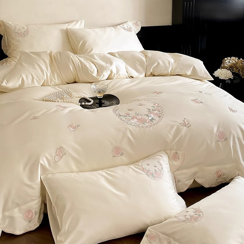 Bestickte Baumwollsatin-Floral-Herz-Bettwaren mit gewelltem Rand und Oxford-Kissenbezügen