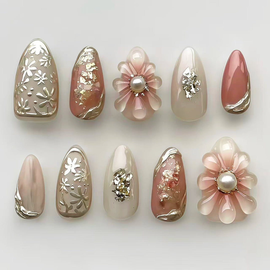 Luxuriöse Blumen-verzierte Press-On Nagelkollektion