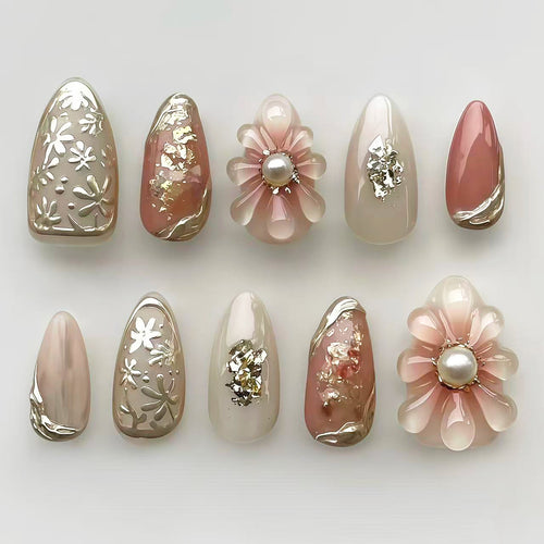 Luxuriöse Blumen-verzierte Press-On Nagelkollektion