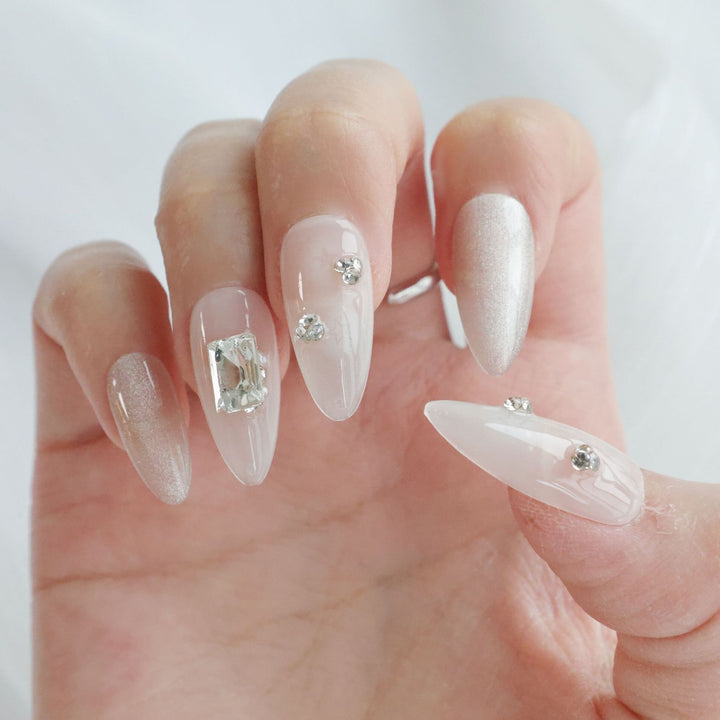 Herz dekoriertes Press-On Nagelset