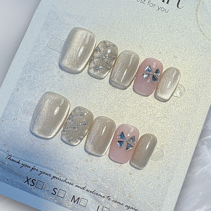 Klassisches French Tip Druck-Nagelset Karnz