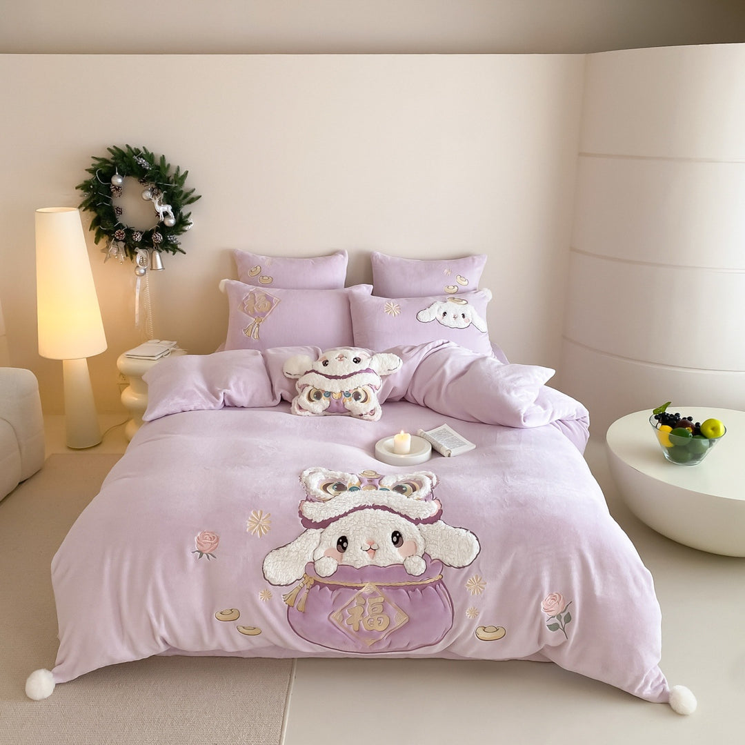 Flauschige Bettwäschegarnitur aus Baumwollsatin mit gestickten Kuscheltiers‑Applikationen