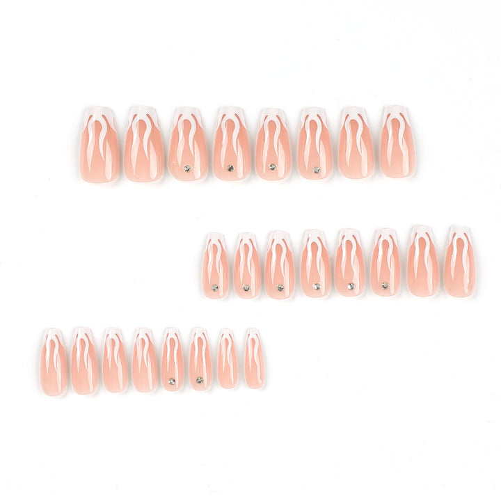 Kunstvolle Nagelverlängerungen mit glamourösem Design Karnz