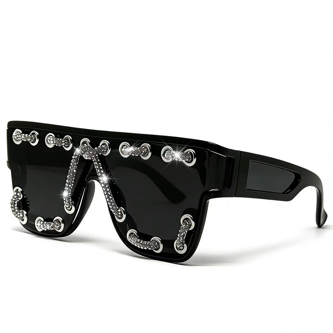 Damen Sonnenbrille mit extravagantem Design und dekorativer Kettenverzierung Karnz