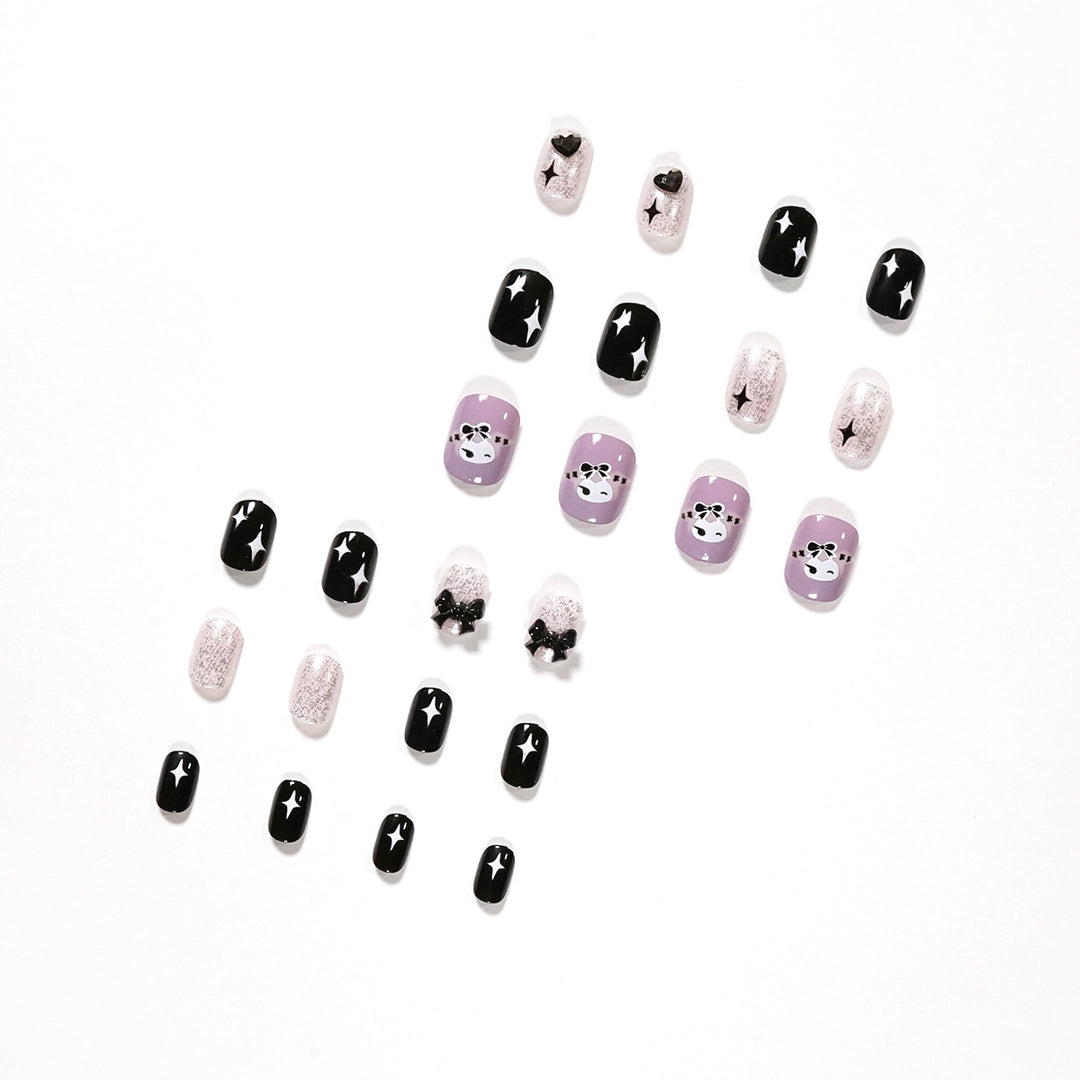 Kunstvolle Nagelverlängerungen mit glamourösen Akzenten Karnz