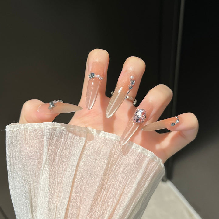 Elegante mit Strass veredelte Press-On Nagelverlängerungen Karnz