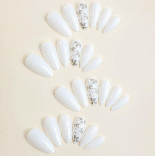 Elegante mandelförmige Nagelkunst Karnz