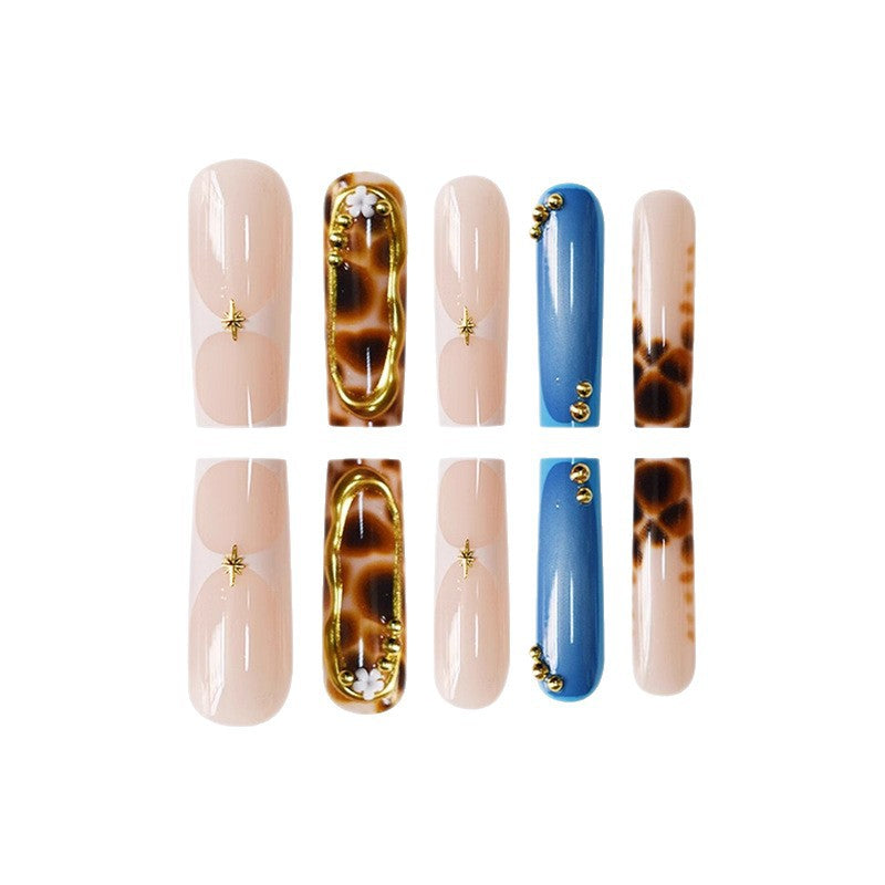 Luxuriöse Nagelkunstverlängerungen Karnz