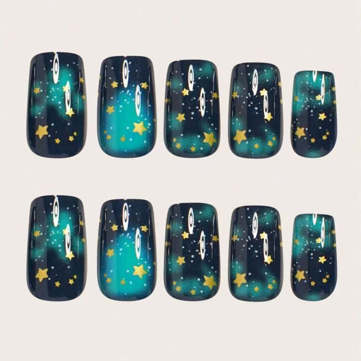 Glitternde Nagellack mit Sternenakzenten Karnz