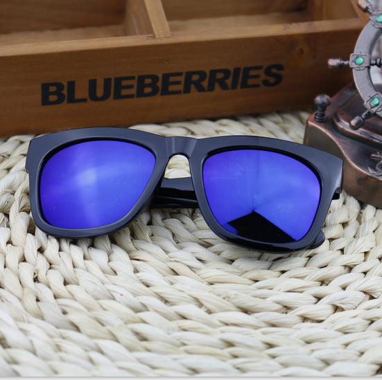 Damen Sportliche Sonnenbrille mit polarisierenden Gläsern Karnz