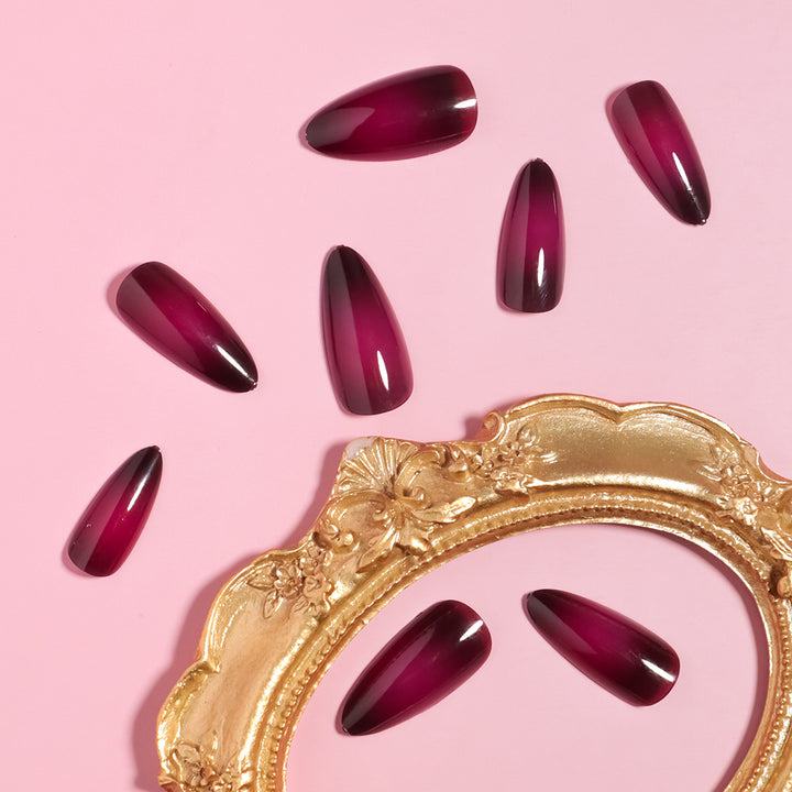 Premium Glänzende Stiletto Press-On Nagelspitzen Karnz