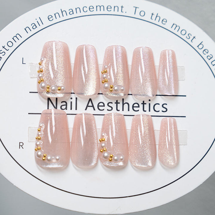 Elegantes Press-On-Nagelset mit Perlenakzenten