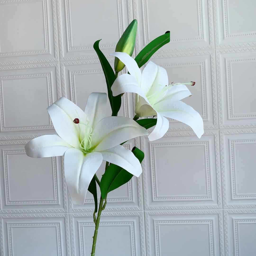 Realistische Florale Lilienstiel