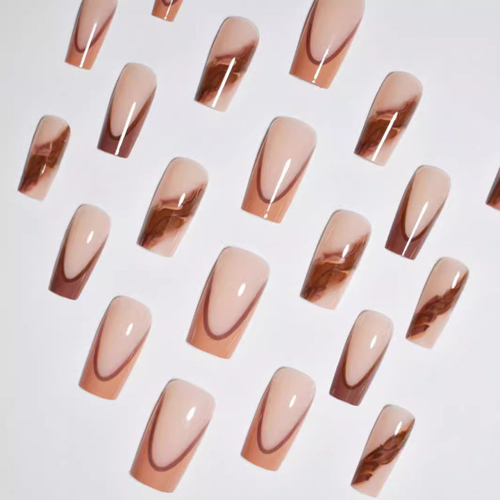 Künstlerische Marmor-Nagelverzierungen Karnz