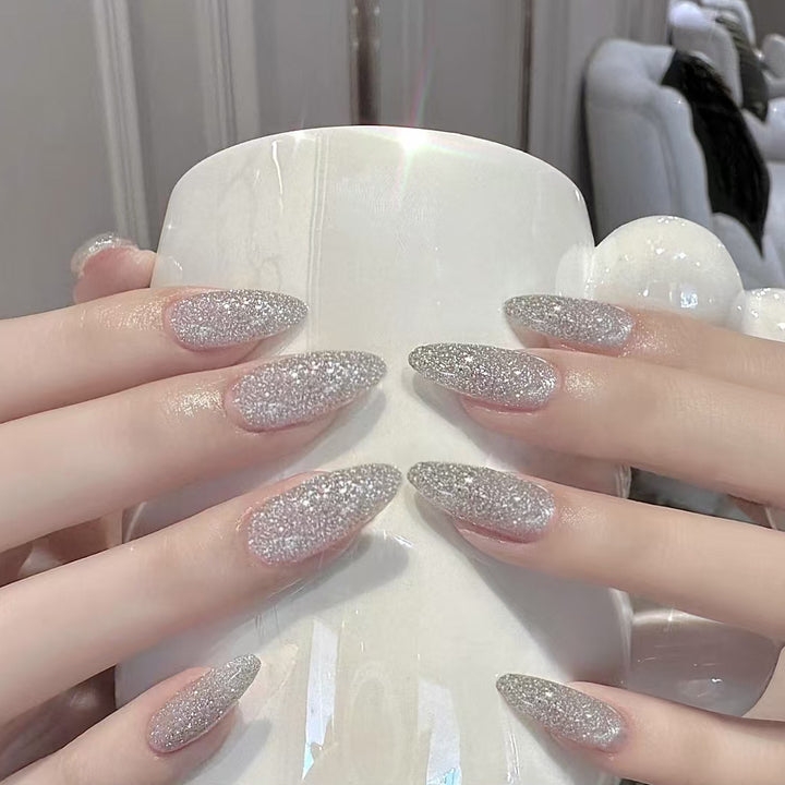 Glamouröse Kunstnägel Im Eleganten Kristall-Design Karnz