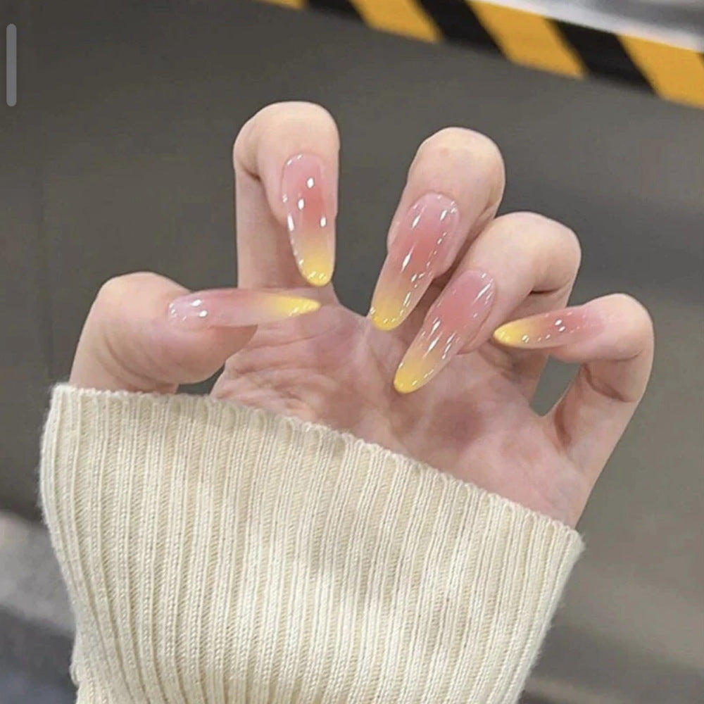 Press-On-Nagelspitzen mit Ombre-Design Karnz