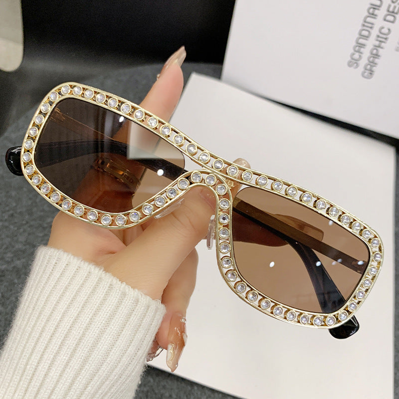 Damen extravagante Cat-Eye Sonnenbrille mit goldenen Akzenten Karnz