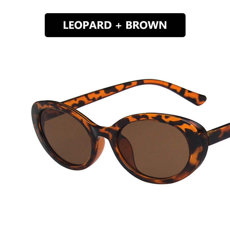 Damen Cat-Eye Sonnenbrille mit transparentem Rahmen und gradienten Gläsern Karnz