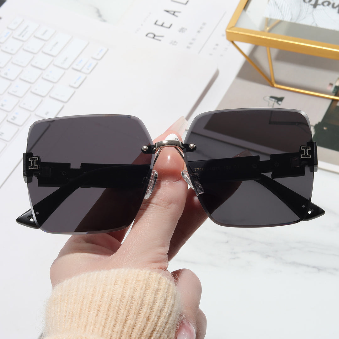 Damen oversized quadratische Sonnenbrille mit stilvollen Akzenten Karnz