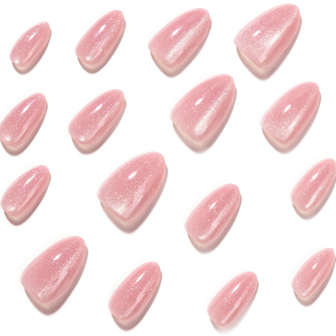 Glitzernde Nail Art mit elegantem Hochglanz-Finish Karnz