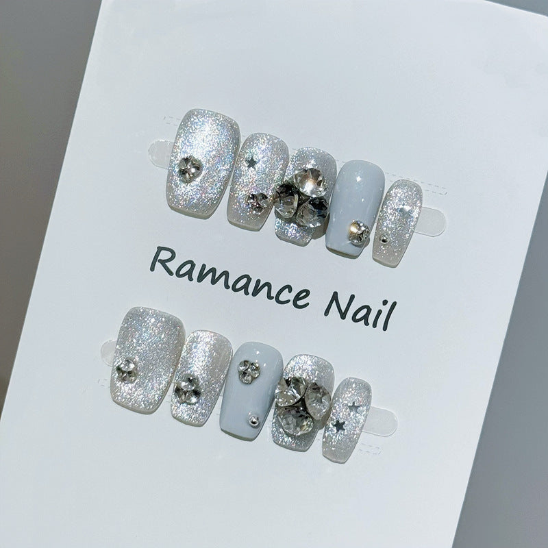 Glamouröse mit Strass besetzte Press-On Nagelkunst Karnz
