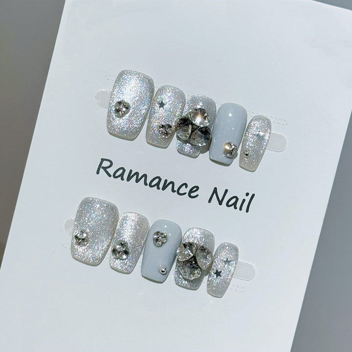 Glamouröse mit Strass besetzte Press-On Nagelkunst Karnz