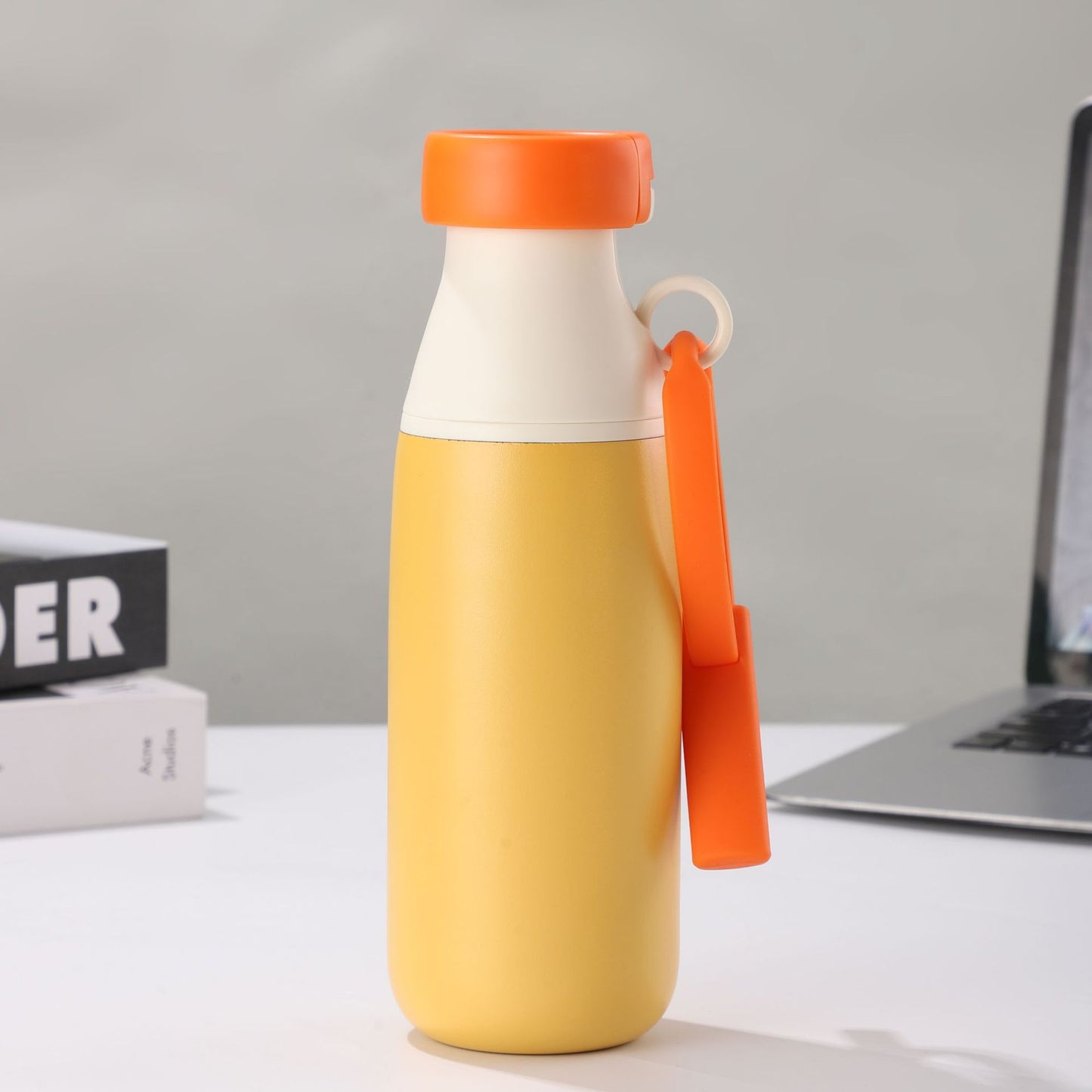 Damen isolierte Wasserflasche mit praktischer Trageschlaufe Karnz