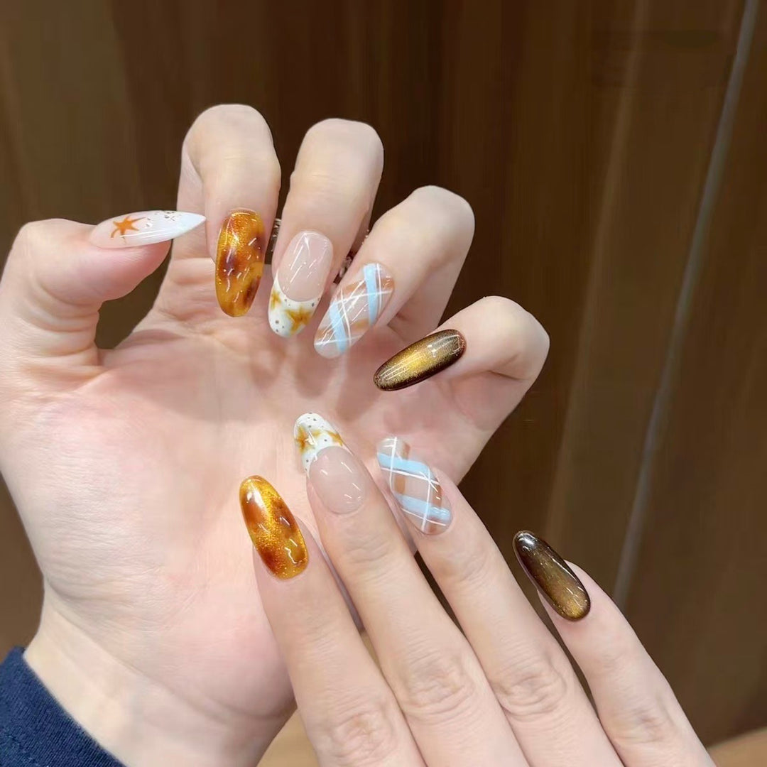 Dekorative Nagelkunst Karnz