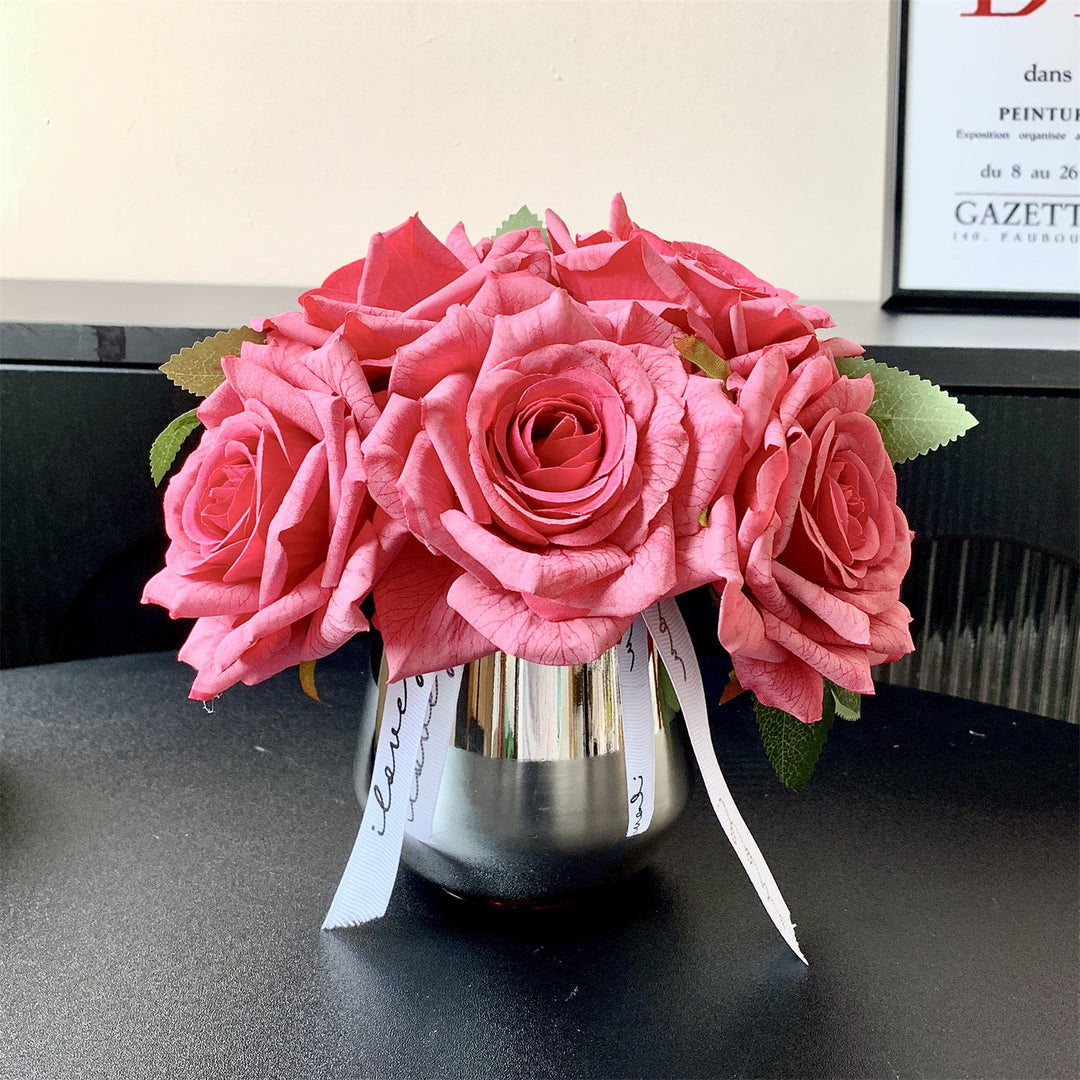 Elegantes Seidenblumenbouquet